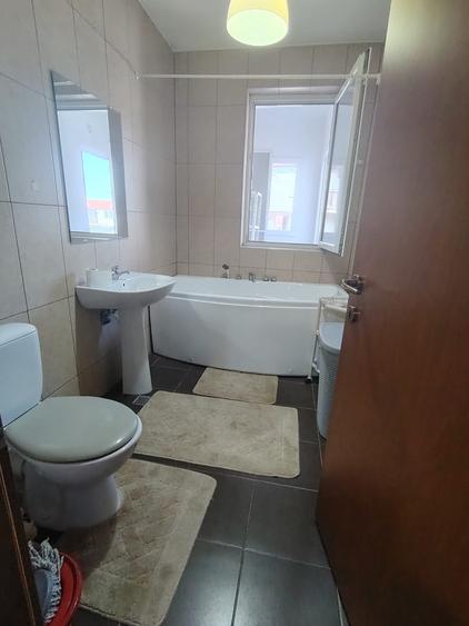Apartament cu 2 camere decomandat în Florești