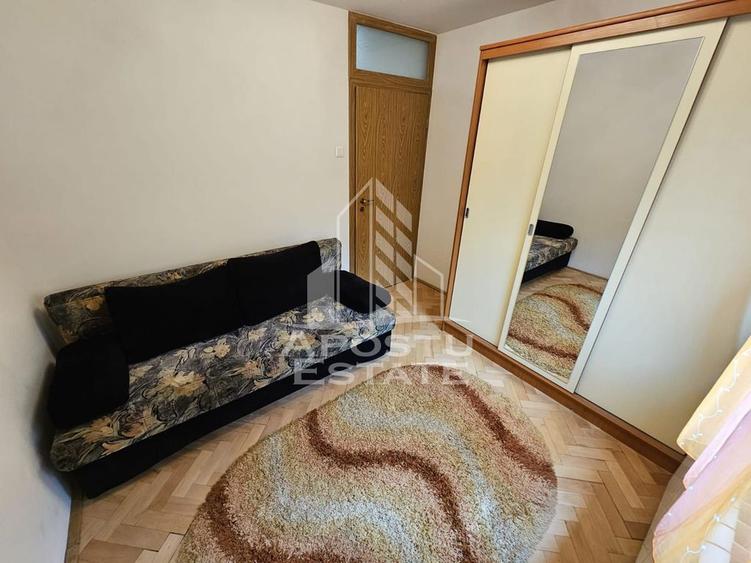 Apartament cu 4 camere decomandat în Complex Studențesc