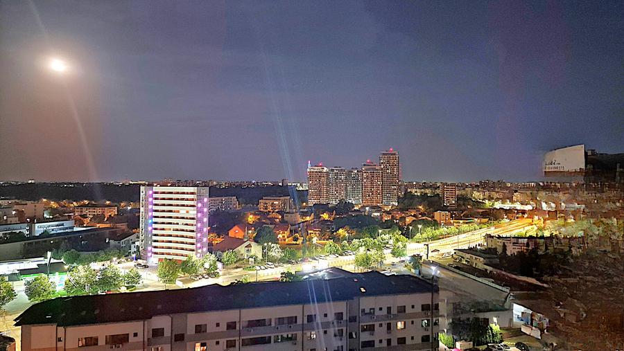 Apartament cu 4 camere decomandat în Mihai Bravu