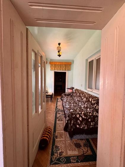 Casă cu 3 camere în Bărăștii Hațegului