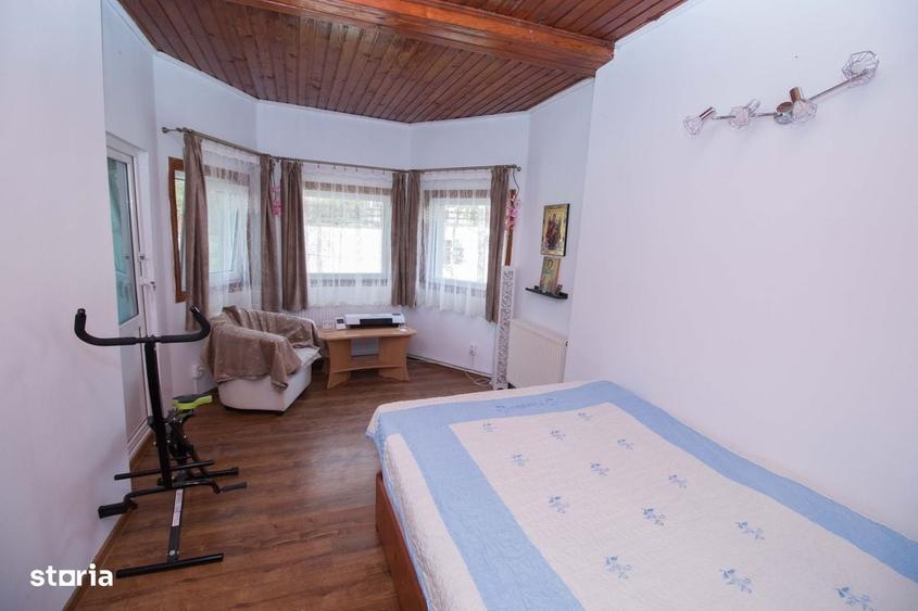 Casă cu 4 camere în Central