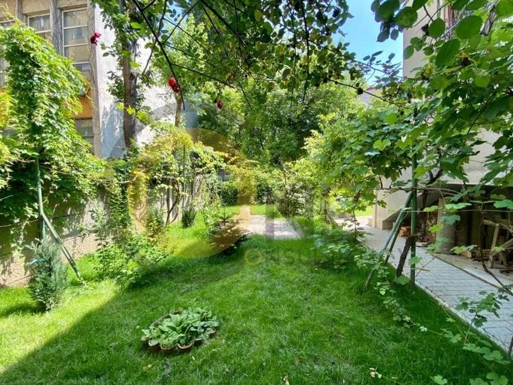 Apartament cu 5 camere decomandat, mobilat în Aviatorilor