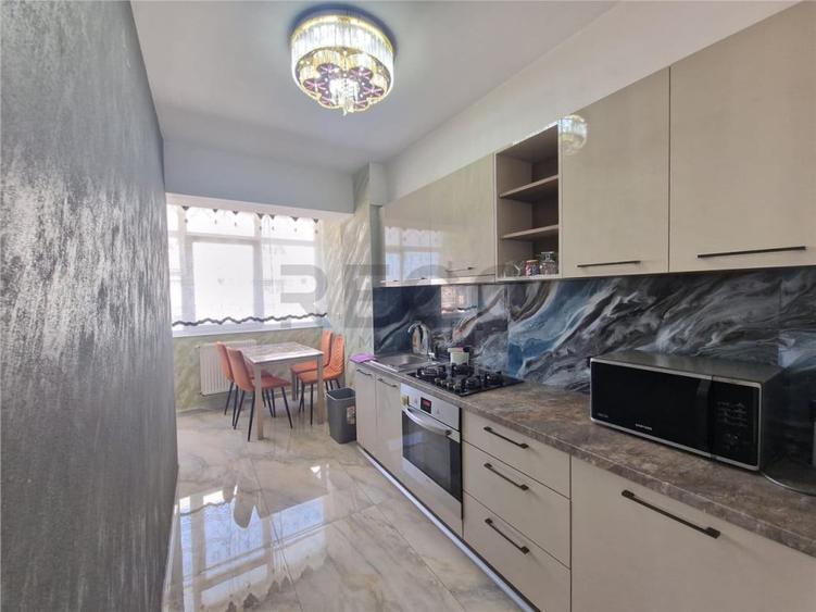 Apartament cu 3 camere decomandat în Nufărul