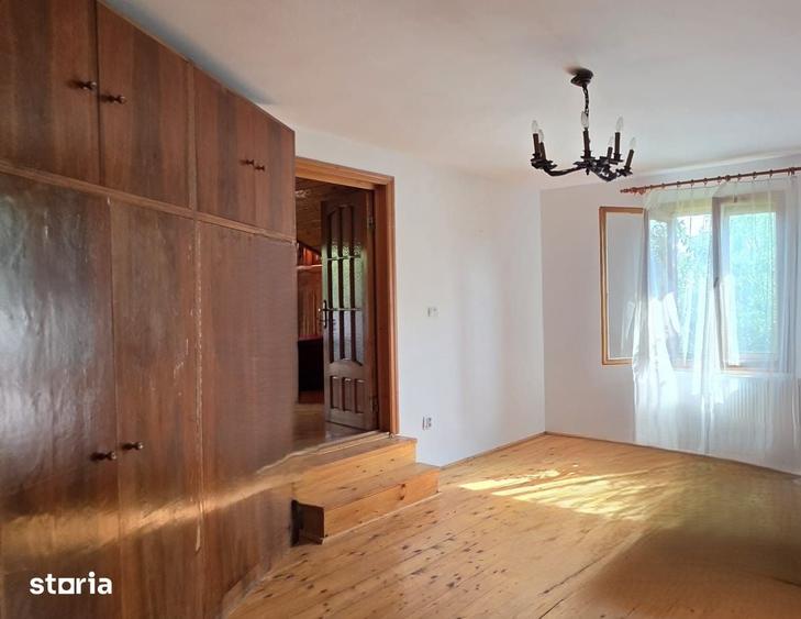 Casă cu 5 camere cu Teren 3000 Mp în Dârvari