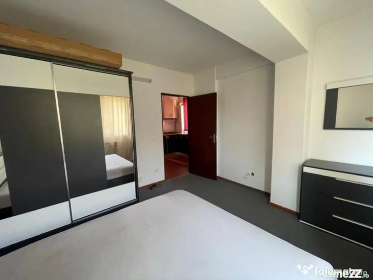 Apartament cu 2 camere semidecomandat în 1 Mai