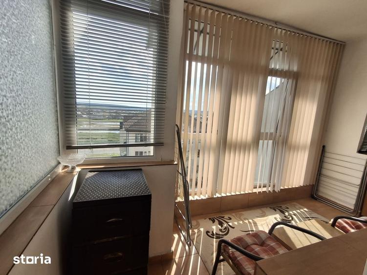 Apartament cu 3 camere decomandat, mobilat în Craiovița Nouă