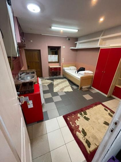 Garsonieră decomandată în Central
