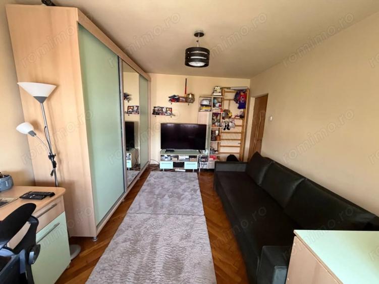 Apartament 2 camere, decomandat - zona Cetate - 3