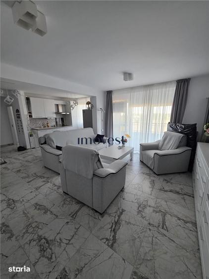 Apartament cu 3 camere semidecomandat în Micro 16