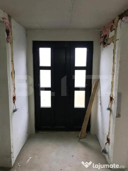 Casă cu 3 camere cu Teren 3400 Mp în Central