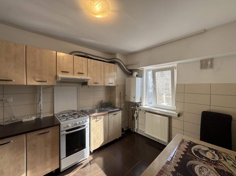 Apartament cu 2 camere decomandat în Orașul de Jos