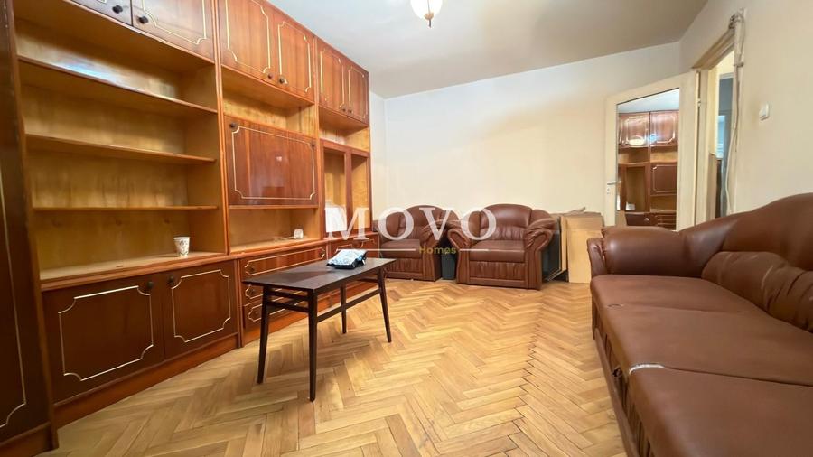 Apartament cu 4 camere decomandat, mobilat în Dâmbovița