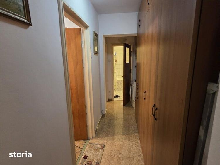 Apartament cu 4 camere decomandat în Titan