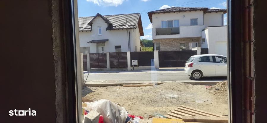 Casă cu 4 camere cu Teren 310 Mp în Găvana