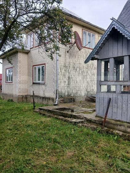 Casă cu 8 camere cu Canalizare în Plutonița