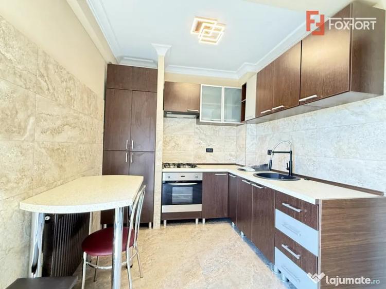 Apartament cu 2 camere decomandat în Lipovei