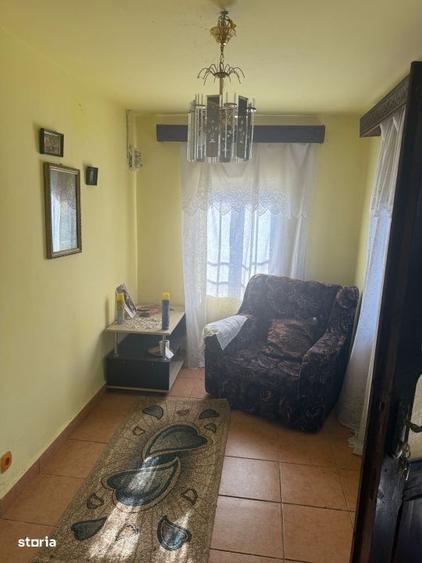 Casă cu 4 camere în Vârvor