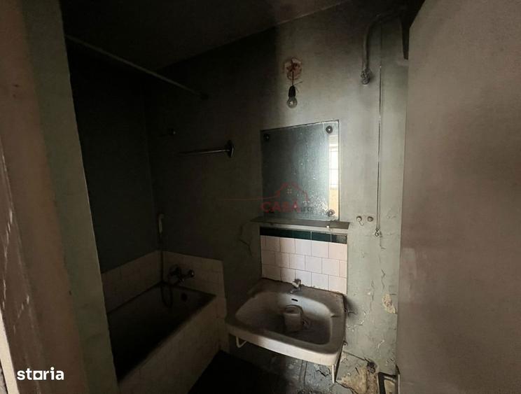 Casă cu 5 camere cu Teren 300 Mp în Central