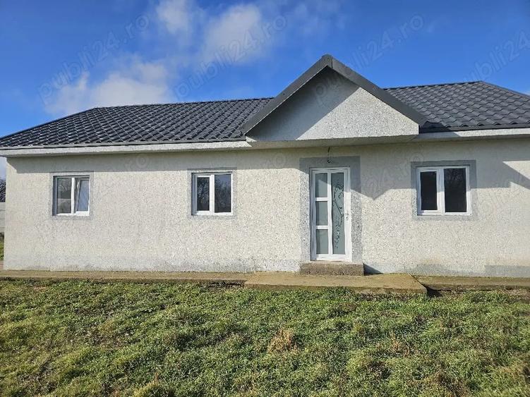 Casă cu 4 camere cu Teren 500 Mp în Pecineaga