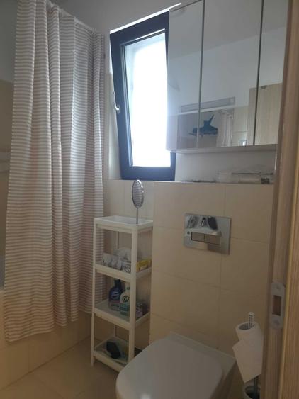 Apartament cu 4 camere decomandat în Băneasa
