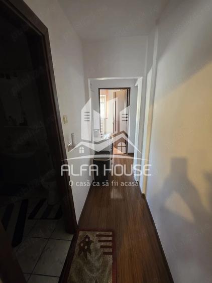 Apartament cu 3 camere semidecomandat în Govândari