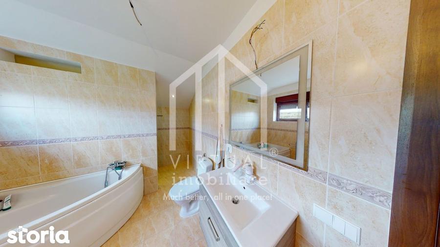 Casă cu 5 camere cu Teren 372 Mp în Roșia