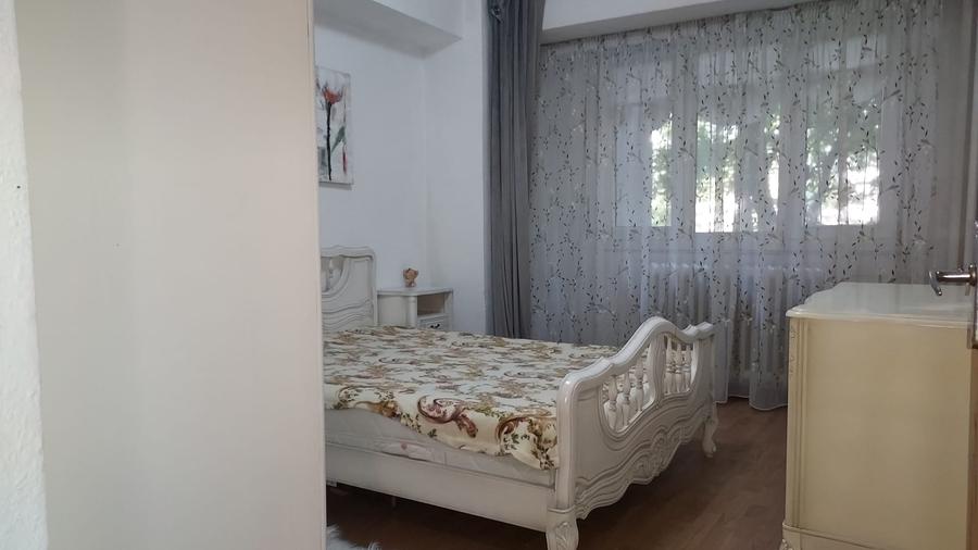 Apartament cu 3 camere decomandat, mobilat în Titulescu