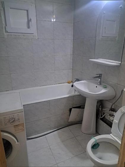 Apartament cu 3 camere decomandat în Titan