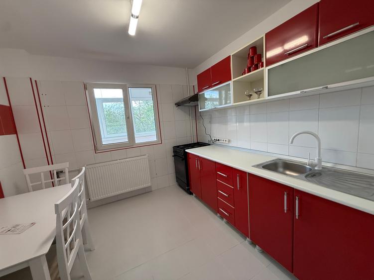 Apartament cu 3 camere în Crângași