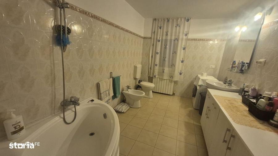 Casă cu 4 camere în Piatra