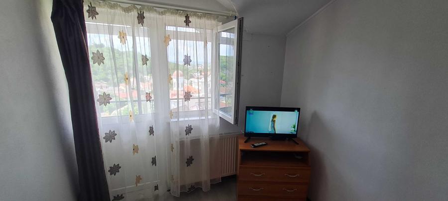 Garsonieră decomandată în Central