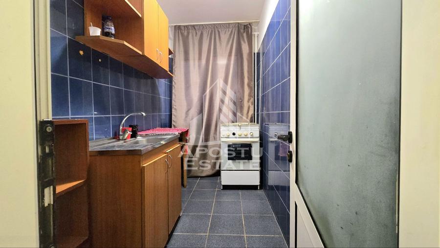 Apartament o camera decomandat zona Take Ionescu - 5