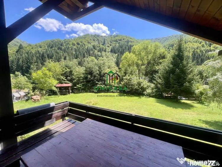 Casă cu 7 camere cu Teren 2560 Mp în Voineșița