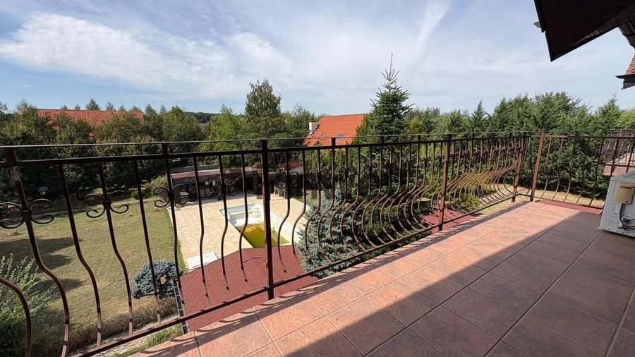 Duplex cu 10 camere cu Piscina în Corbeanca