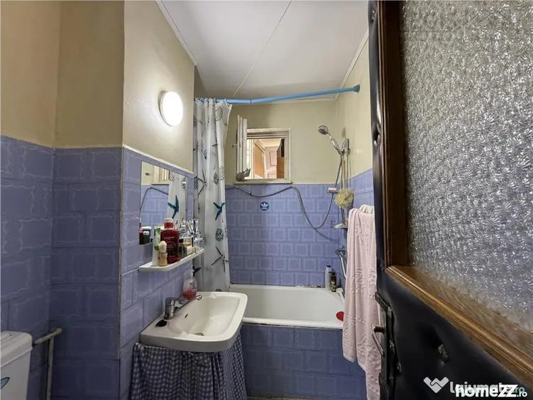 Apartament cu 3 camere semidecomandat în Astra