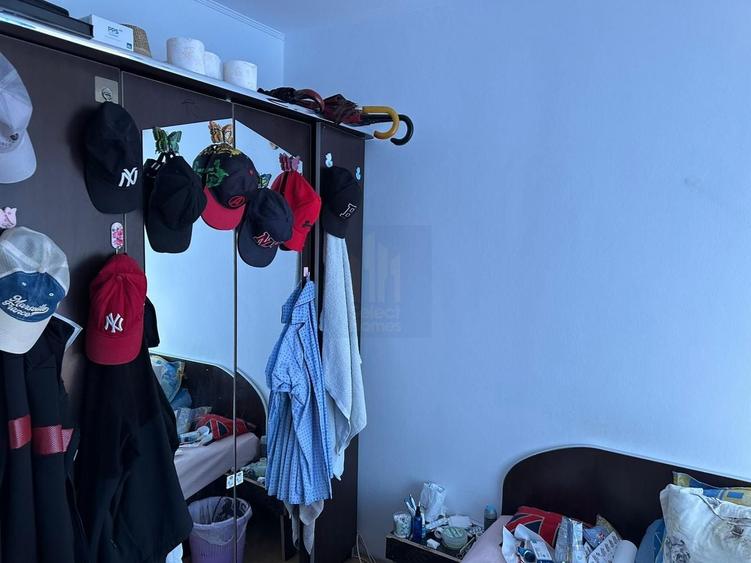 Apartament cu 4 camere semidecomandat, mobilat în Drumul Taberei