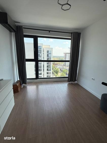 Apartament cu 3 camere semidecomandat în Rahova