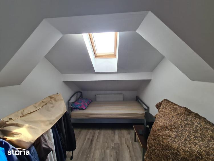 Apartament cu 4 camere decomandat în Sărari