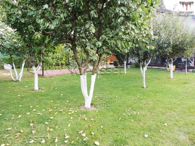 Casă individuală cu 7 camere cu Canalizare în Sud-Est
