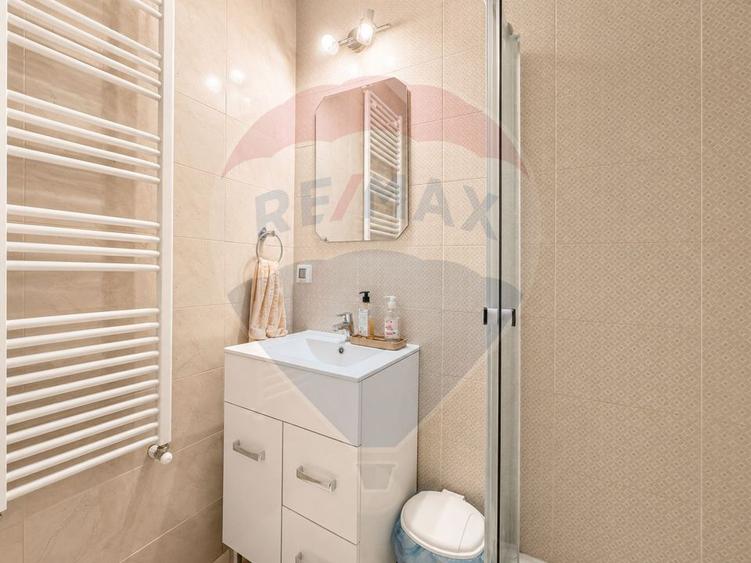 Apartament cu 4 camere decomandat în Central