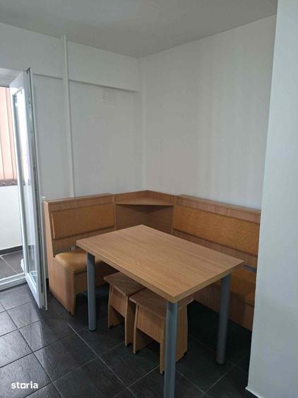 Apartament cu 2 camere decomandat în Rovine