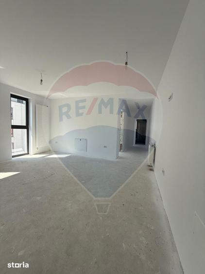 Spațiu comercial, de 960 mp, în Ipotești