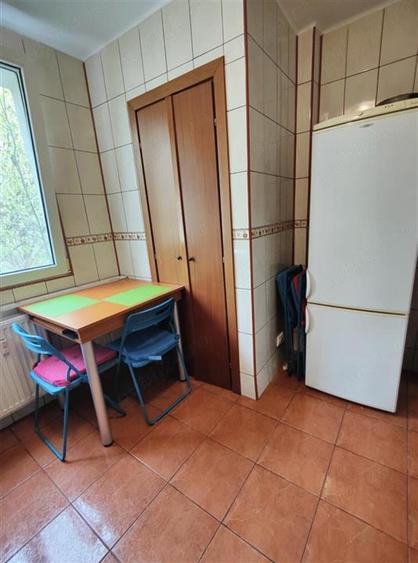 Apartament cu 2 camere decomandat, mobilat în Giurgiului