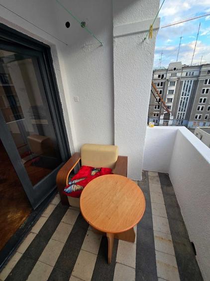 Apartament cu 4 camere decomandat în Central