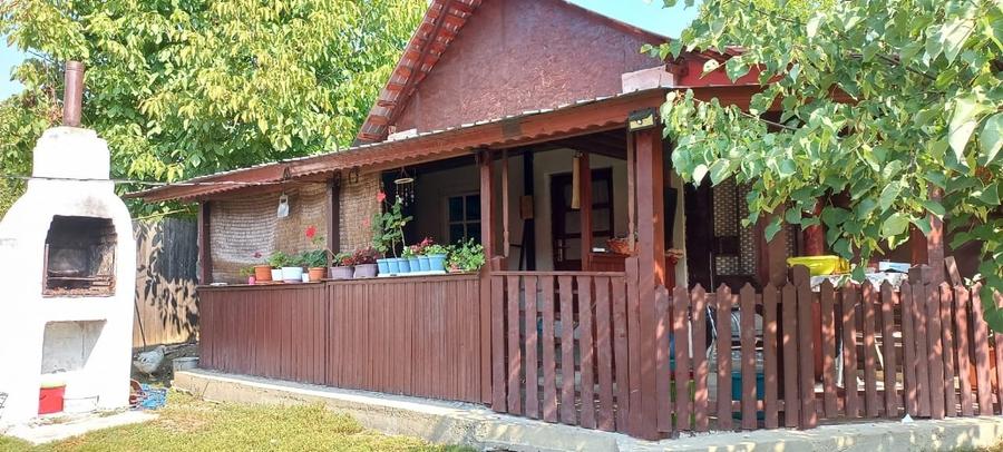 Casă individuală cu 3 camere cu Canalizare în Dragodana