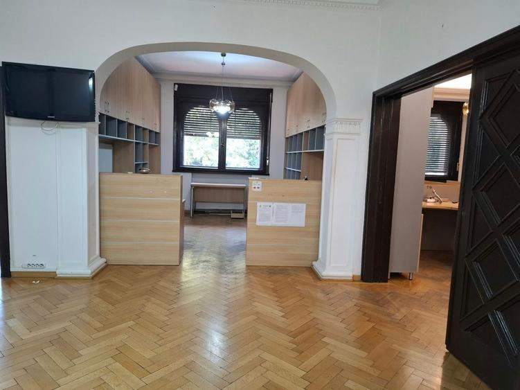 Birou, de 150 mp, în Moșilor