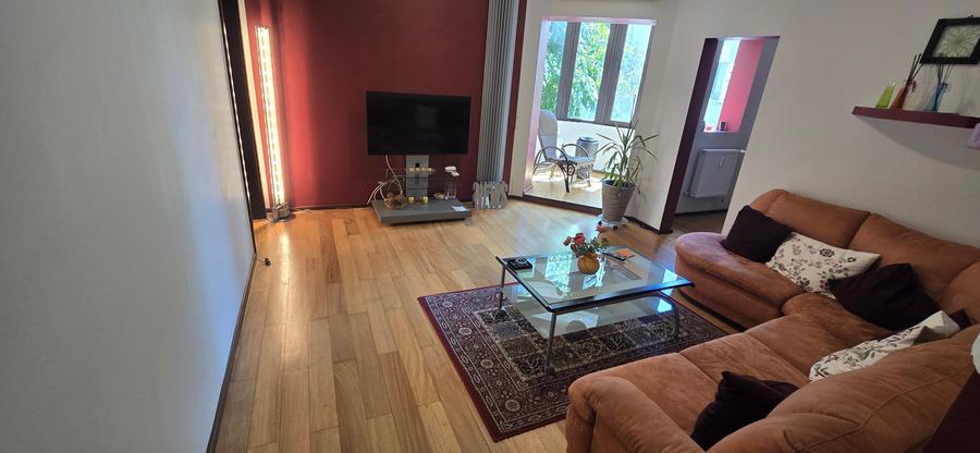 Apartament cu 3 camere semidecomandat în Cișmigiu