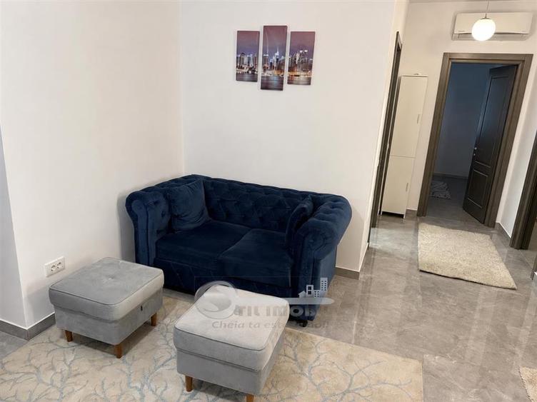 Apartament cu 3 camere decomandat în Palat