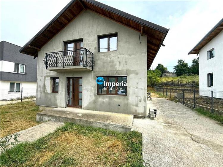 Casă individuală cu 4 camere cu Teren 550 Mp în Cornești