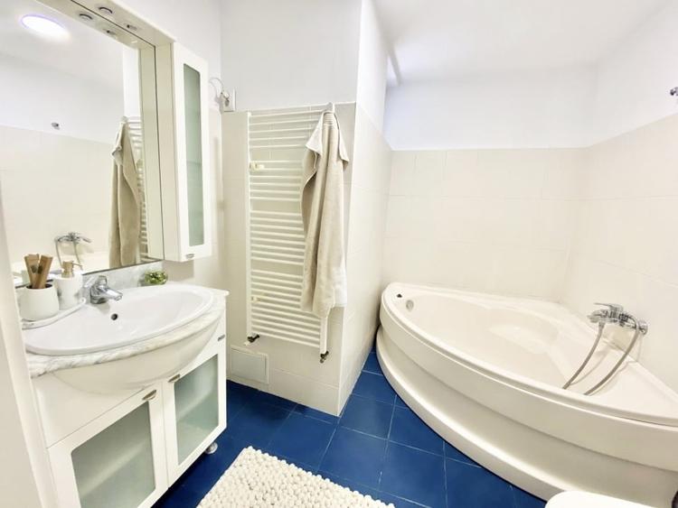 Apartament cu 3 camere, mobilat în Bălcescu